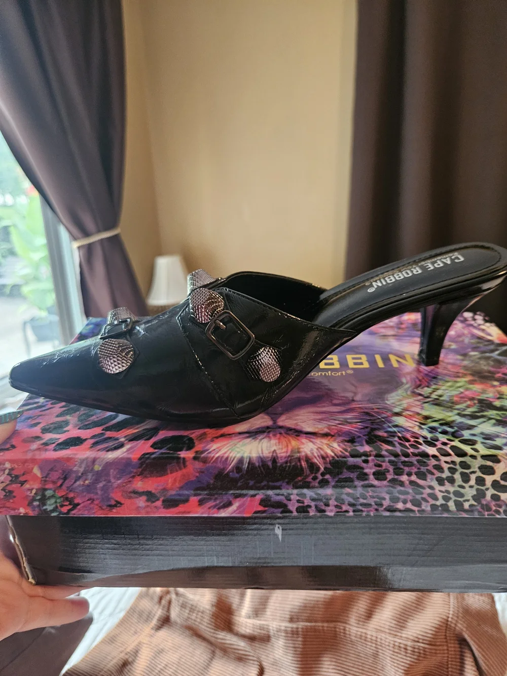Cape Robbin Black Patent Pointed Mule Heels
